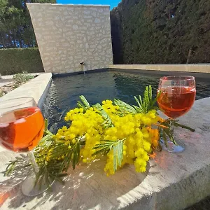 Vakantiehuis La Maison De Manon, 4-5personnes, 75m2, Centre Village Avec Piscine Privee Maussane les Alpilles