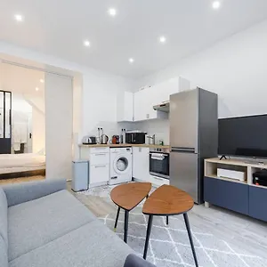 Appartement Luxurious And Cosy In The Center Of 14 Parijs